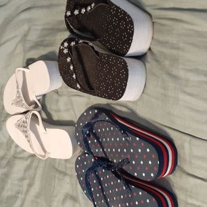 3 pair flip flops- all size small